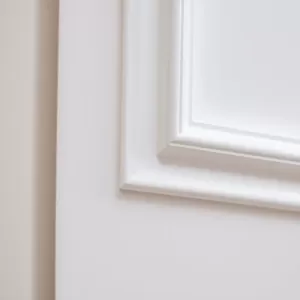 Obróbka ościeżnic drzwi wewnętrzne wykończenie
